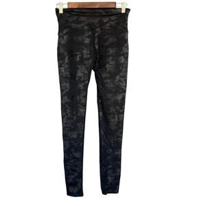 Spanx Leggings Womens Large Black Camo High Rise Faux Leather Stretch Shaping